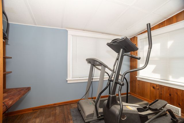 219 W Oak Avenue, Wheaton, IL 60187