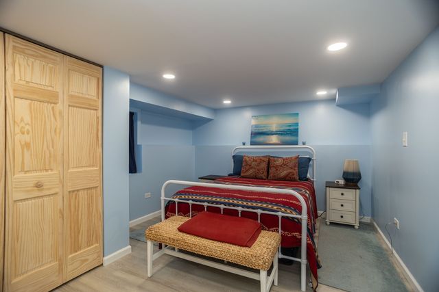 219 W Oak Avenue, Wheaton, IL 60187