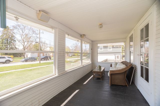 219 W Oak Avenue, Wheaton, IL 60187