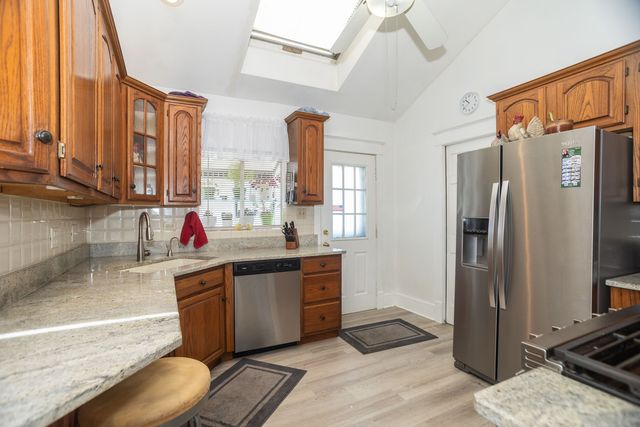 219 W Oak Avenue, Wheaton, IL 60187