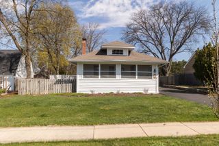 219 W Oak Avenue, Wheaton, IL 60187