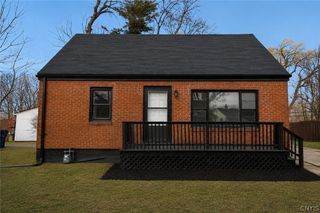 92 Sharon Parkway, Lackawanna, NY 14218