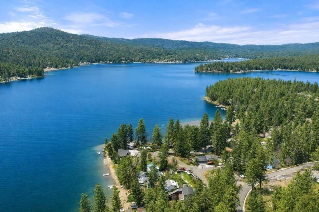 12808 N North Park St, Newman Lake, WA 99025 photo 2