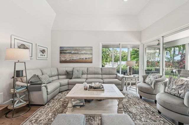 660 Forsyth Street 7, Boca Raton, FL 33487