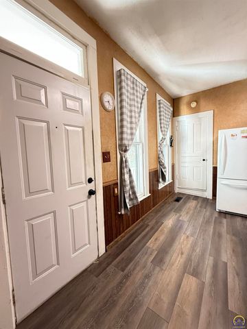 106 W Dayton AVE, Burlingame, KS 66413