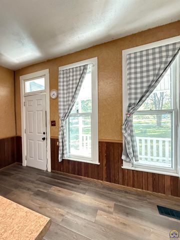 106 W Dayton AVE, Burlingame, KS 66413