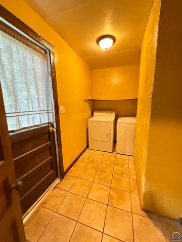 106 W Dayton AVE, Burlingame, KS 66413