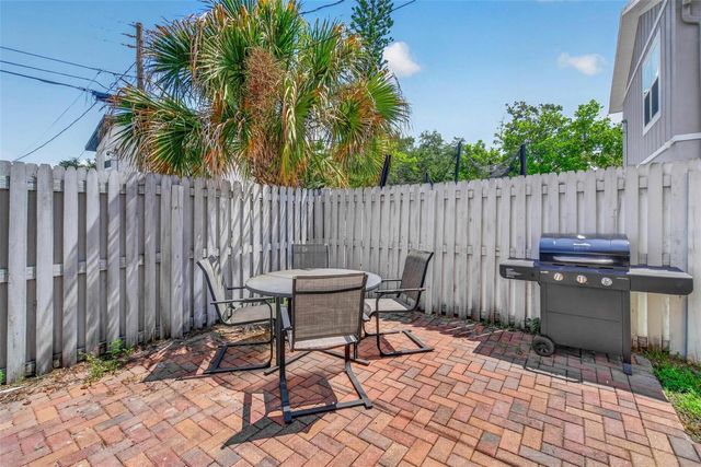 437 43RD AVE N, St Petersburg, FL 33703