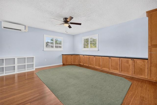437 43RD AVE N, St Petersburg, FL 33703