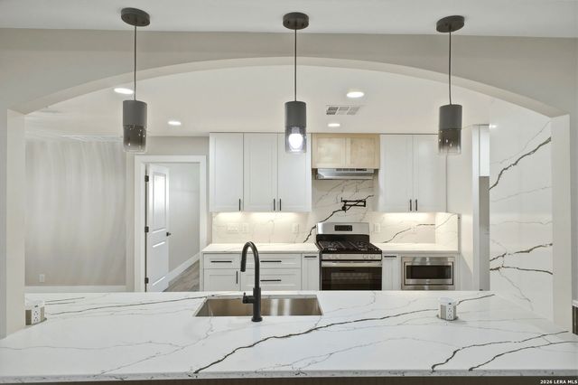 1002 Arizona Ash, San Antonio, TX 78232