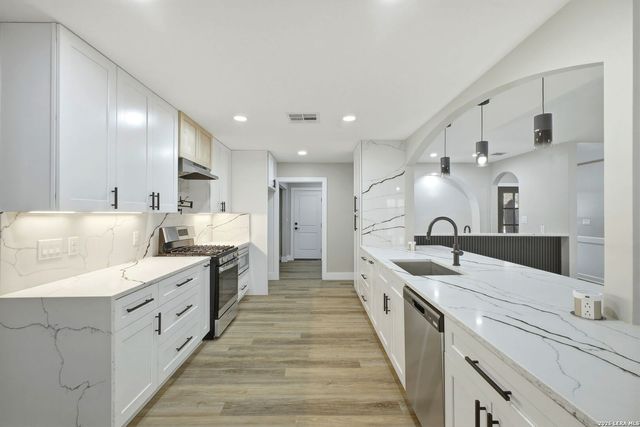 1002 Arizona Ash, San Antonio, TX 78232