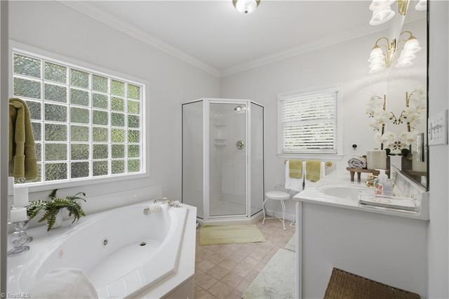 246 Broadmoor Drive, Advance, NC 27006
