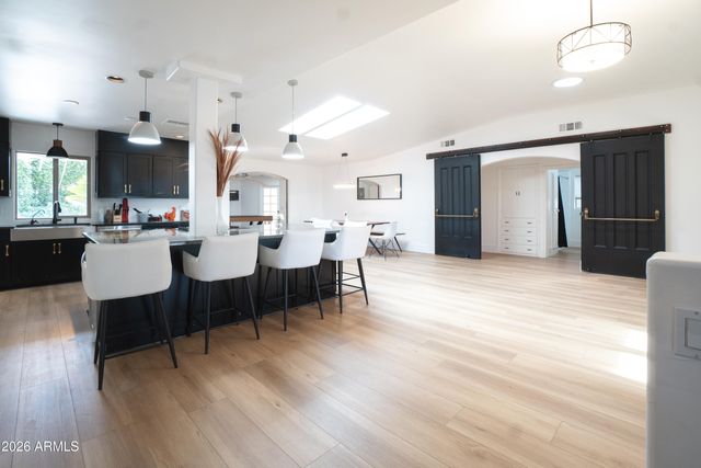 4451 E EARLL Drive, Phoenix, AZ 85018