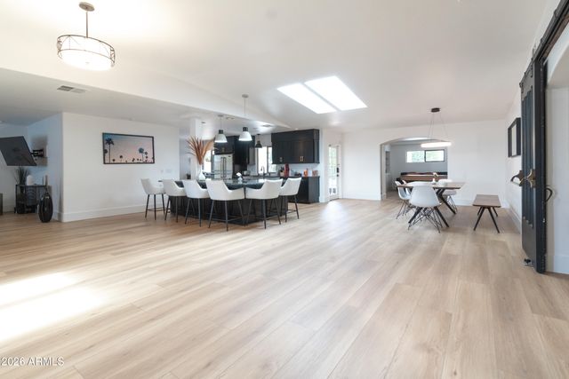 4451 E EARLL Drive, Phoenix, AZ 85018