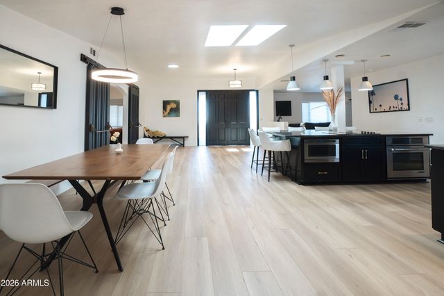 4451 E EARLL Drive, Phoenix, AZ 85018