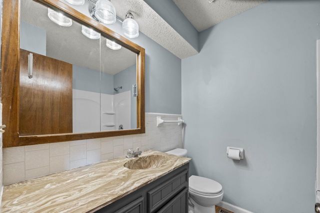 914 S Breckenridge Ct, Wichita, KS 67207