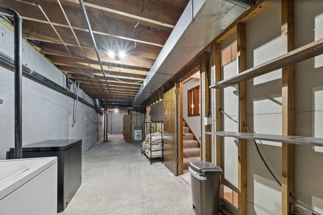 914 S Breckenridge Ct, Wichita, KS 67207