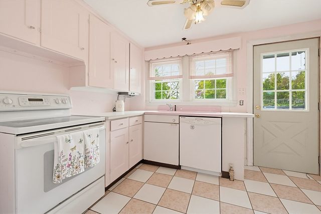 40 Metcalf Road, North Attleboro, MA 02760