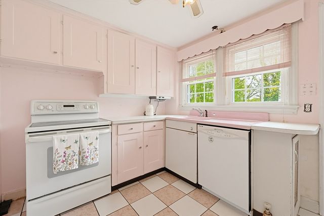 40 Metcalf Road, North Attleboro, MA 02760
