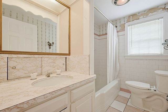 40 Metcalf Road, North Attleboro, MA 02760
