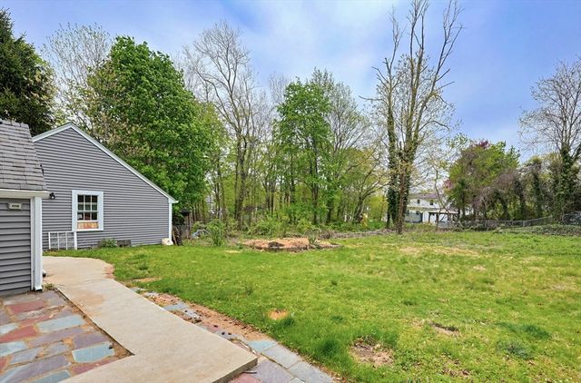 40 Metcalf Road, North Attleboro, MA 02760