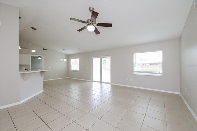 102 ASHLEY LOOP, Davenport, FL 33837