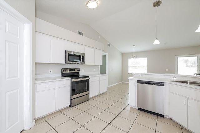 102 ASHLEY LOOP, Davenport, FL 33837