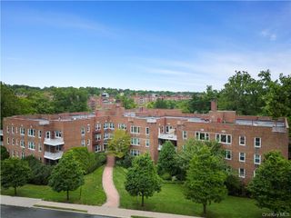 700 Scarsdale Avenue 3T, Scarsdale, NY 10583