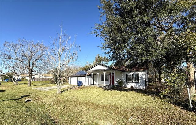 2308 32nd Avenue N, Texas City, TX 77590