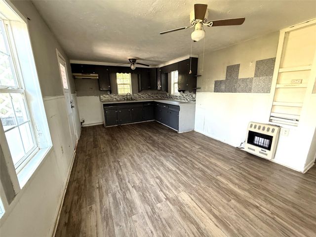 2308 32nd Avenue N, Texas City, TX 77590