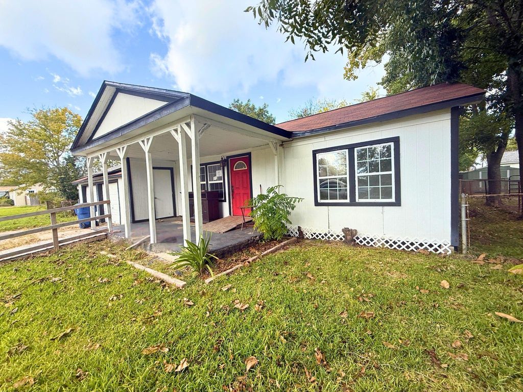 2308 32nd Avenue N, Texas City, TX 77590