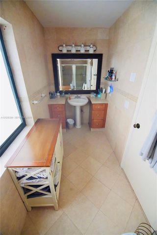 150 SW 127th Ave, Plantation, FL 33325