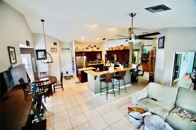 150 SW 127th Ave, Plantation, FL 33325