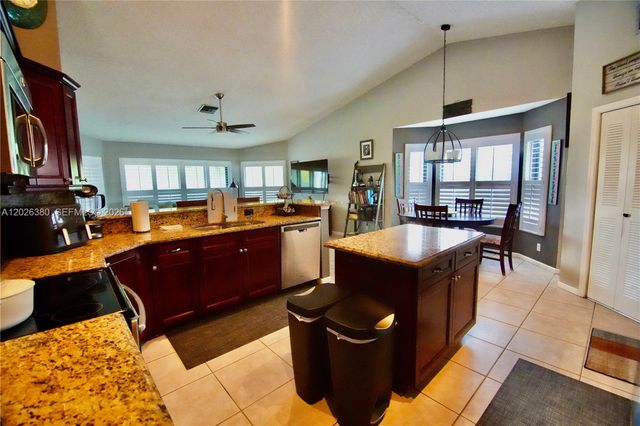 150 SW 127th Ave, Plantation, FL 33325