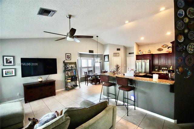 150 SW 127th Ave, Plantation, FL 33325