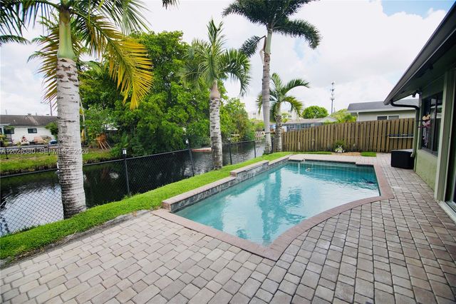 150 SW 127th Ave, Plantation, FL 33325