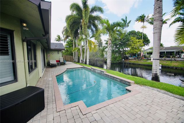 150 SW 127th Ave, Plantation, FL 33325