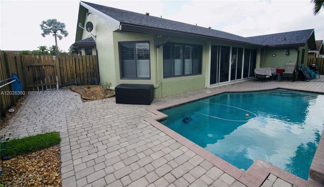 150 SW 127th Ave, Plantation, FL 33325