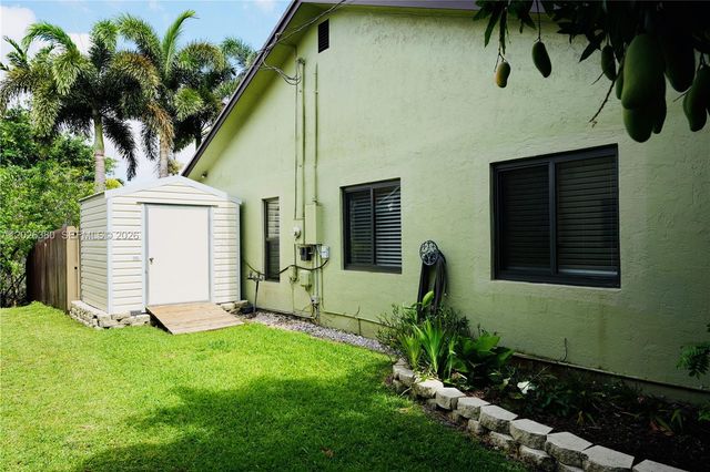 150 SW 127th Ave, Plantation, FL 33325