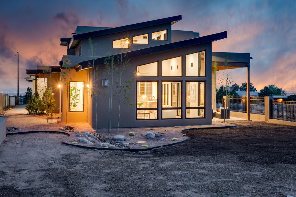 12055 Elena Drive NE, Albuquerque, NM 87122