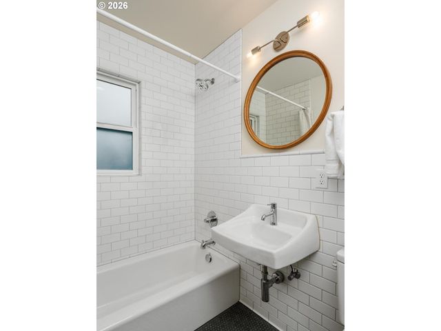1435 Ne MASON St, Portland, OR 97211