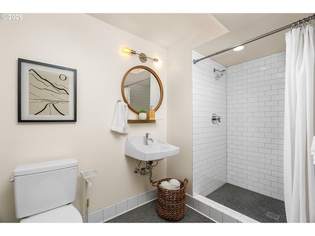 1435 Ne MASON St, Portland, OR 97211