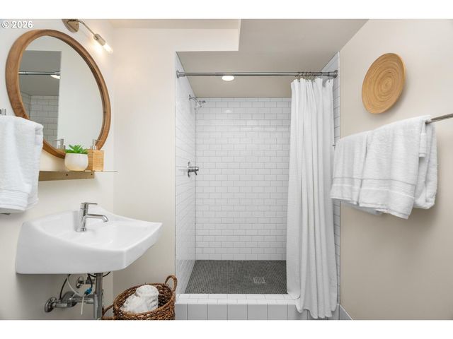 1435 Ne MASON St, Portland, OR 97211