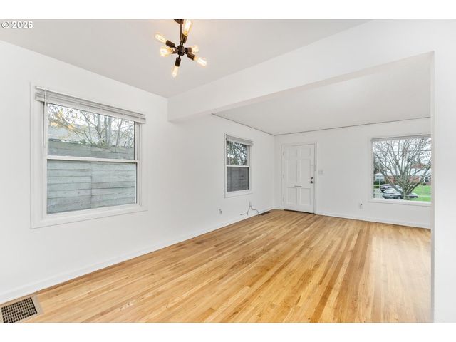 1435 Ne MASON St, Portland, OR 97211