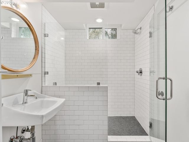 1435 Ne MASON St, Portland, OR 97211