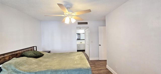 2601 Boundbrook Boulevard 206, Palm Springs, FL 33406