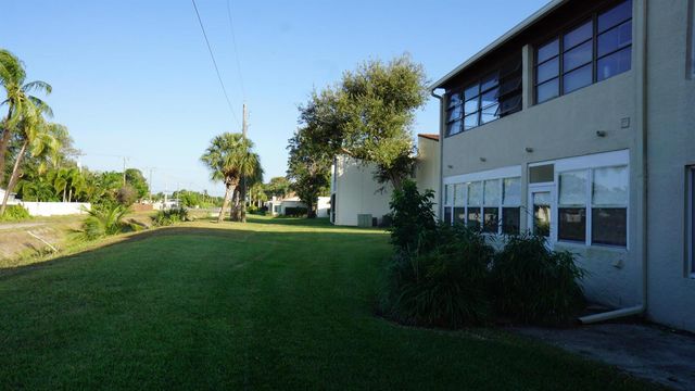 2601 Boundbrook Boulevard 206, Palm Springs, FL 33406