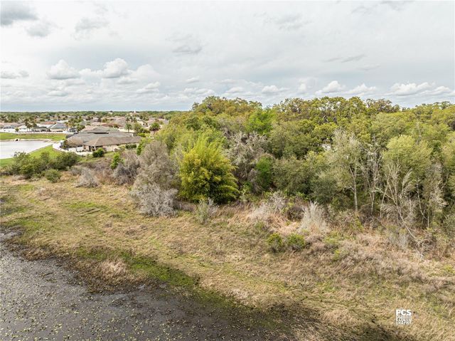 8769 E COUNTY ROAD 466, Lady Lake, FL 32162