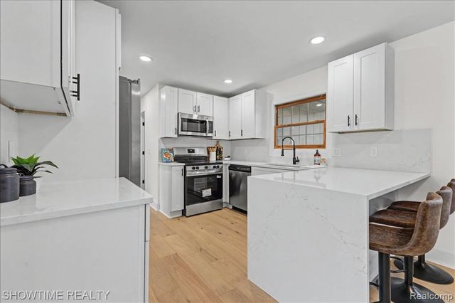 5688 Tequesta Court, West Bloomfield, MI 48323