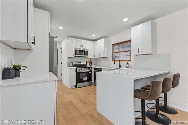 5688 Tequesta Court, West Bloomfield, MI 48323